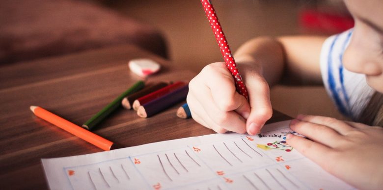 child-865116_1920picjumbo_com (Können unsere Kinder kaum noch flüssig schreiben?)