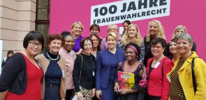 e79593e9-1050-41c0-816c-79139e292f3c (Frauen dürfen seit 100 Jahren wählen in Deutschland)