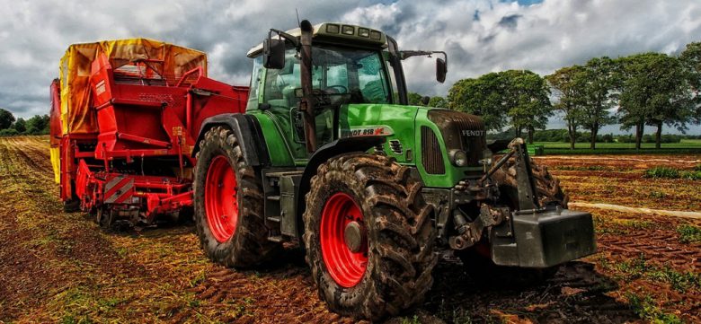 tractor-385681_1280 (Landwirtschaft – ein aktueller Beitrag)