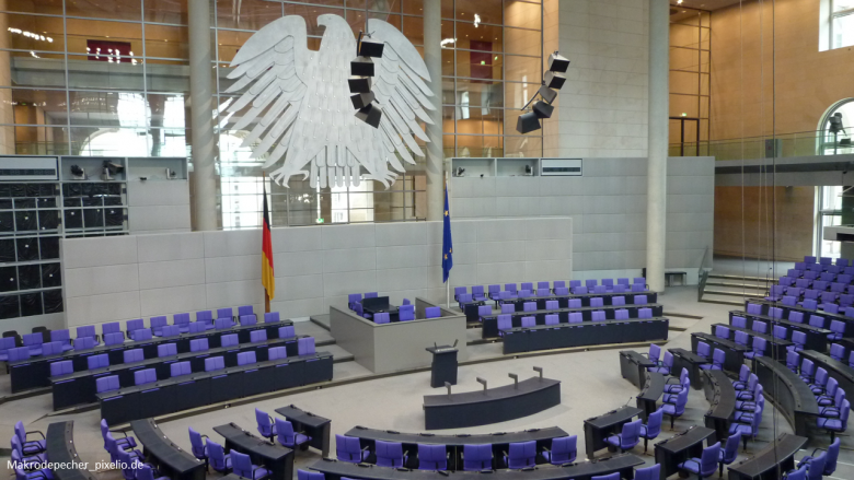 bundestag (Umweltministerium: wurden millionenschwere Beraterverträge verschleiert?)